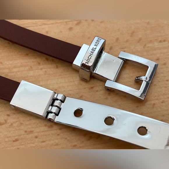 Women’s Michael Kors Skinny Brown Leather With Silver Metal Buckle Waist Belt - Picture 3 of 8